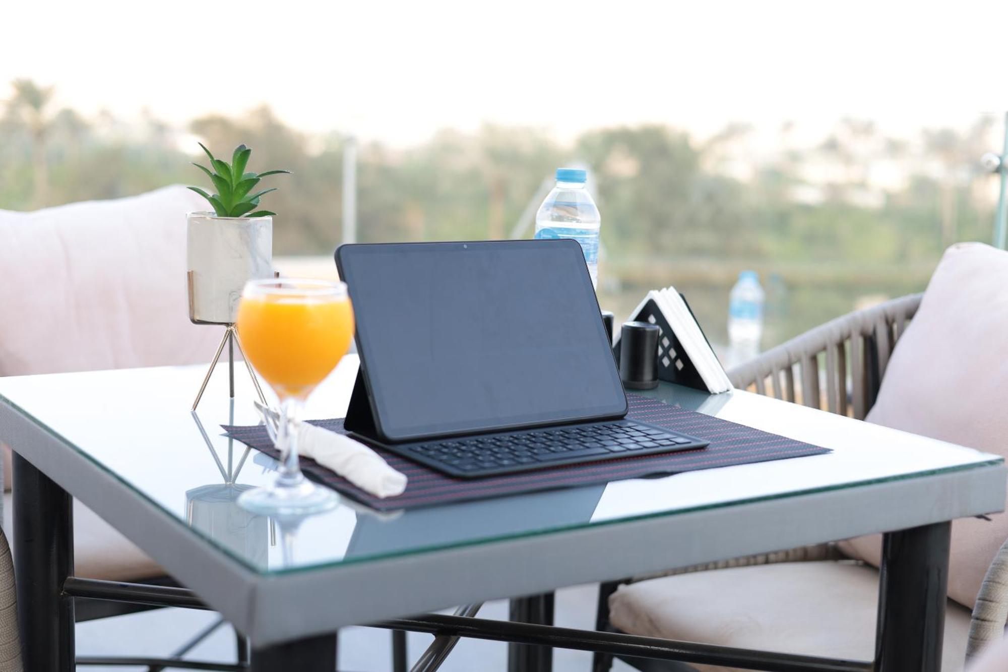 Golden Palm Sunrise Inn Kafrat al Jabal Exterior photo