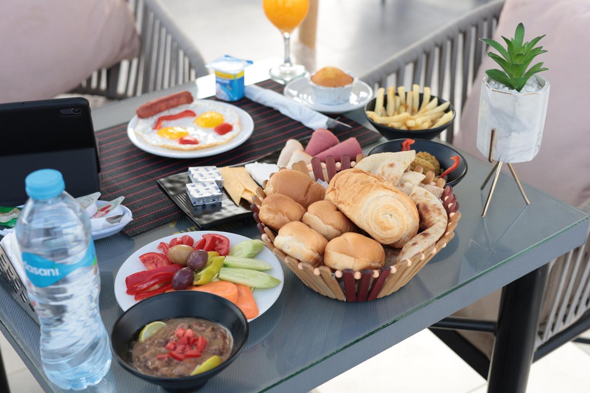 Golden Palm Sunrise Inn Kafrat al Jabal Exterior photo