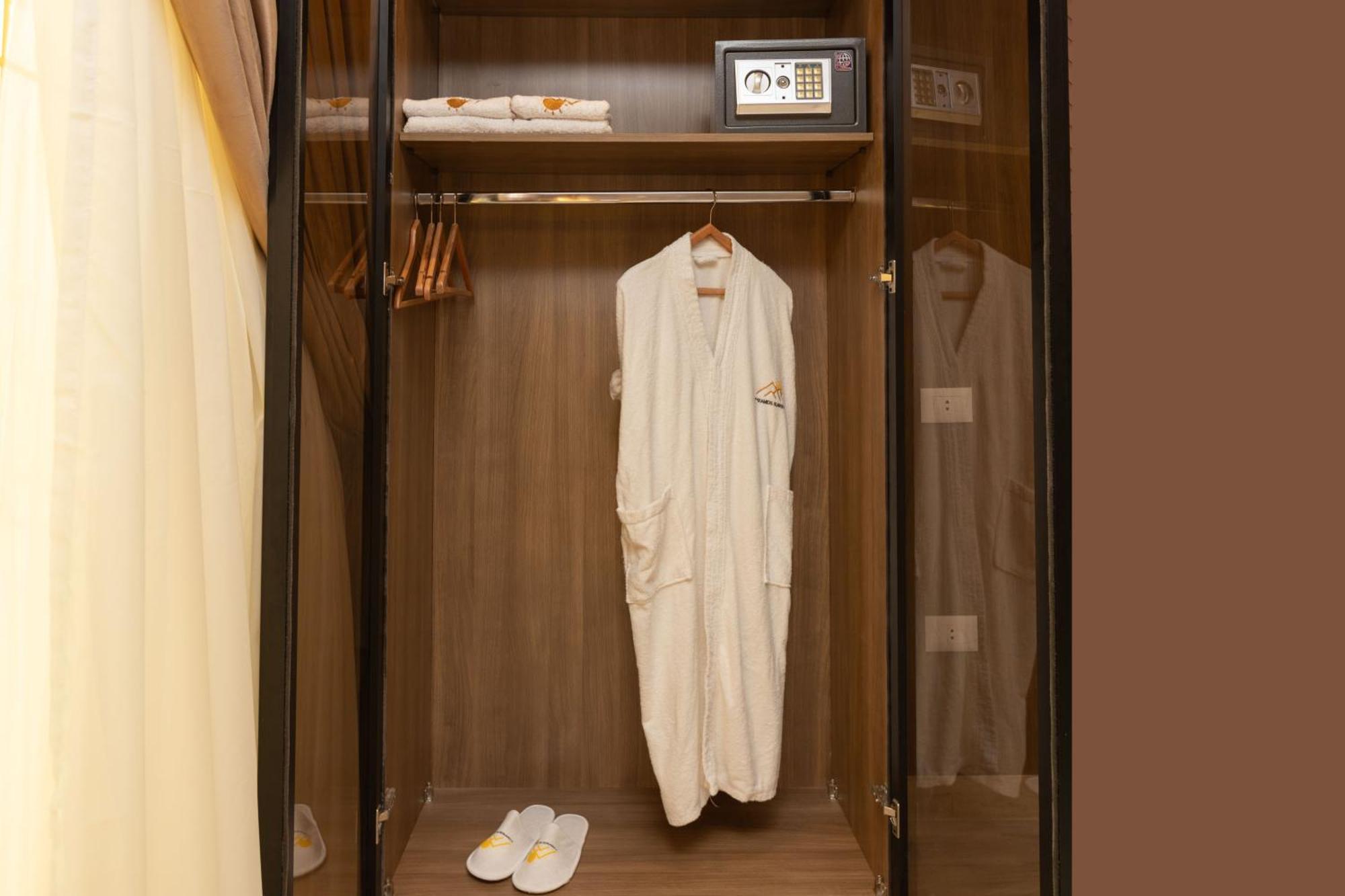 Golden Palm Sunrise Inn Kafrat al Jabal Exterior photo
