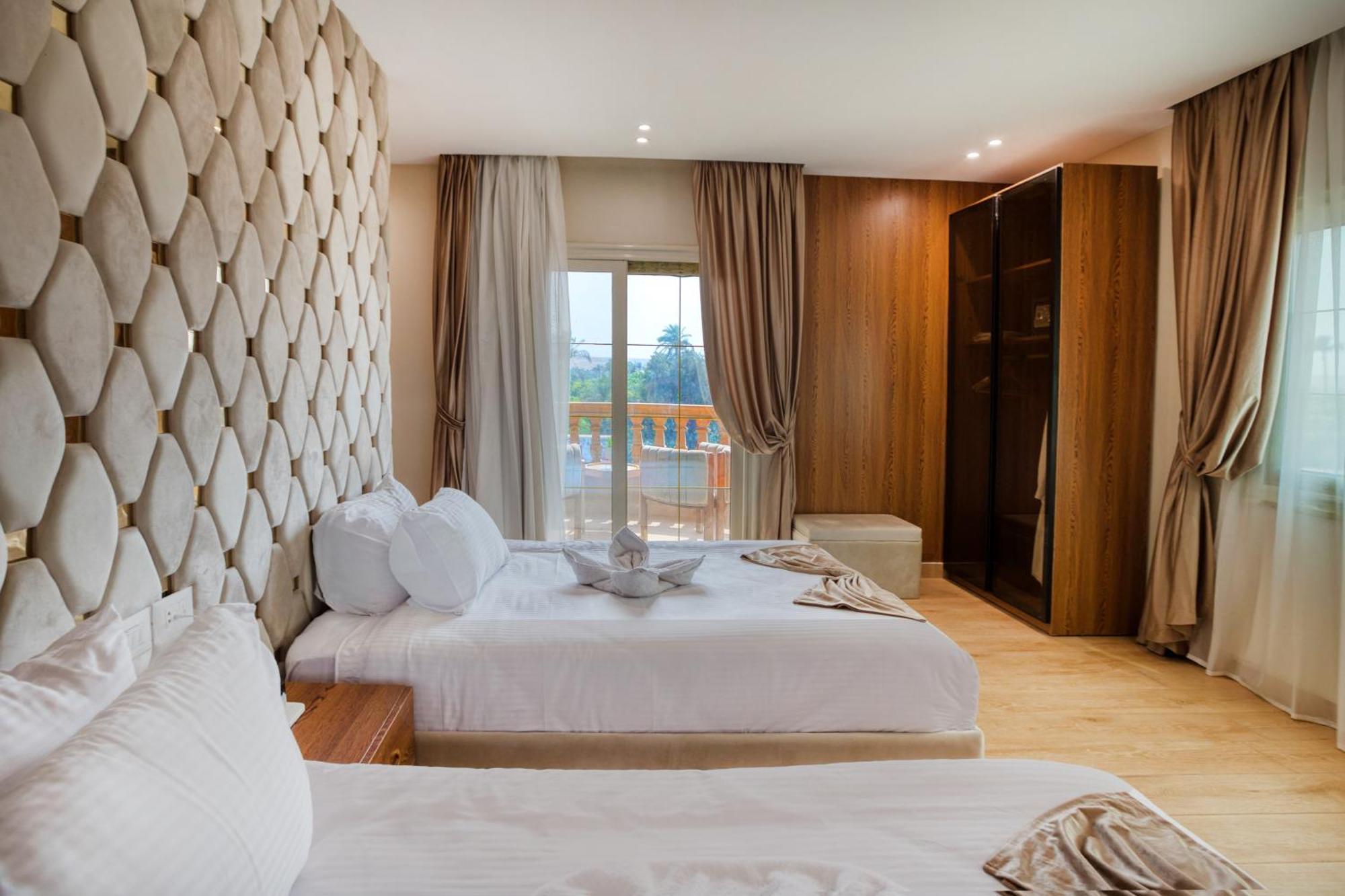 Golden Palm Sunrise Inn Kafrat al Jabal Exterior photo