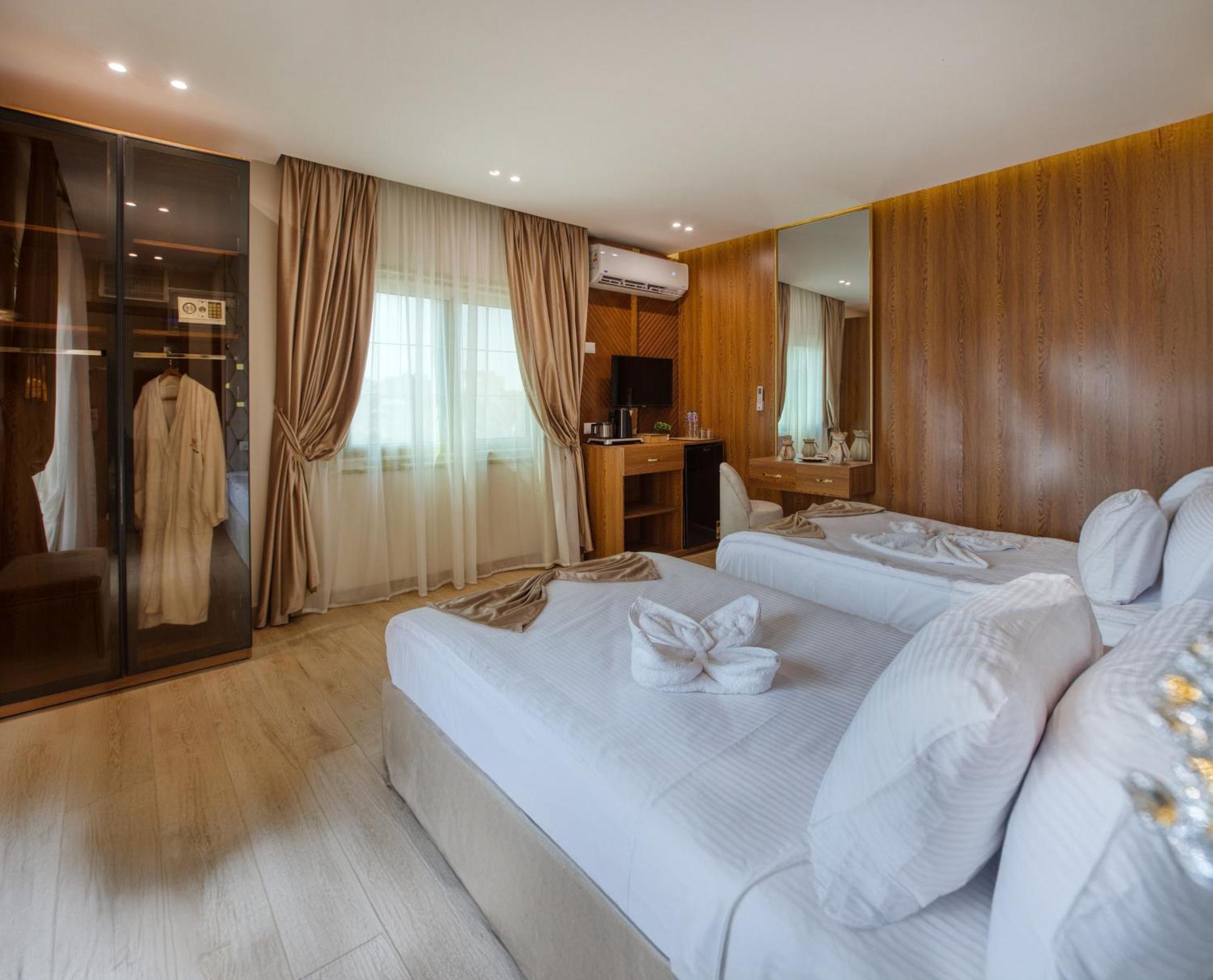 Golden Palm Sunrise Inn Kafrat al Jabal Exterior photo